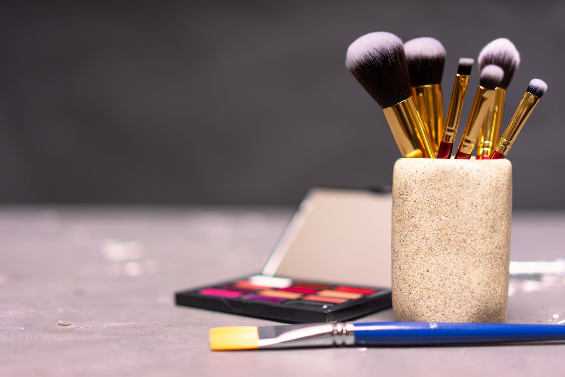photo of makeup brushes